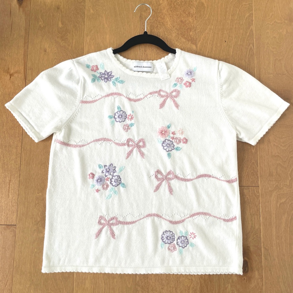 Alfred Dunner Vintage White Knit Top Floral Embroidery Beaded Bows  Small
